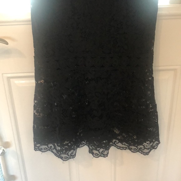 Black Lace Sleeveless Midi Dress - Picture 2 of 3
